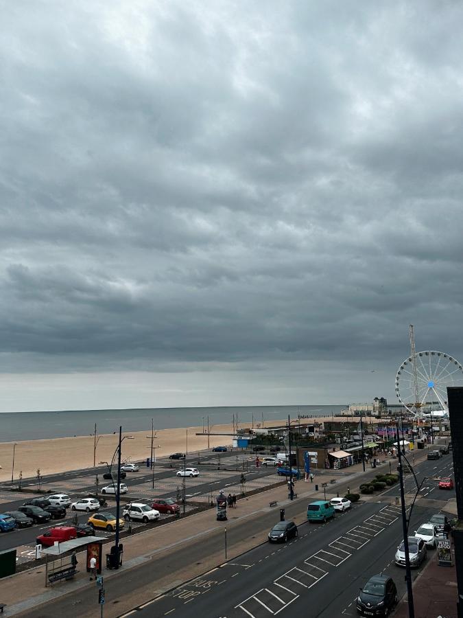 The Atlantis - Tower Apartments Great Yarmouth Exteriör bild