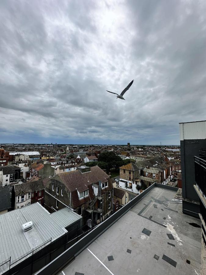 The Atlantis - Tower Apartments Great Yarmouth Exteriör bild